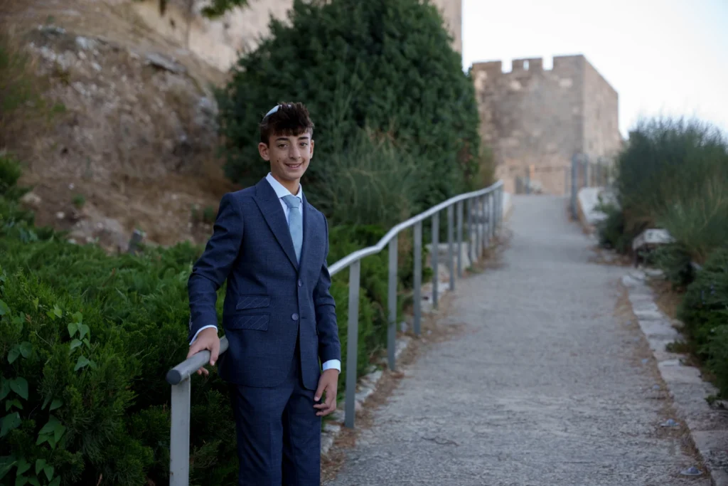 Retrato de bar mitzvá antes de la edición