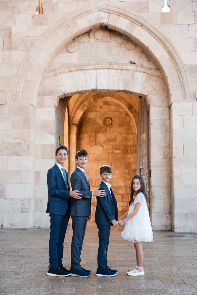 Retratos familiares en la puerta de la ciudad de Jerusalén