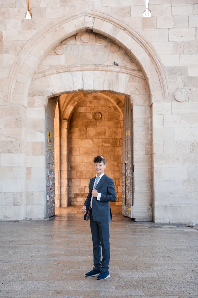 Retratos familiares en la puerta de la ciudad de Jerusalén