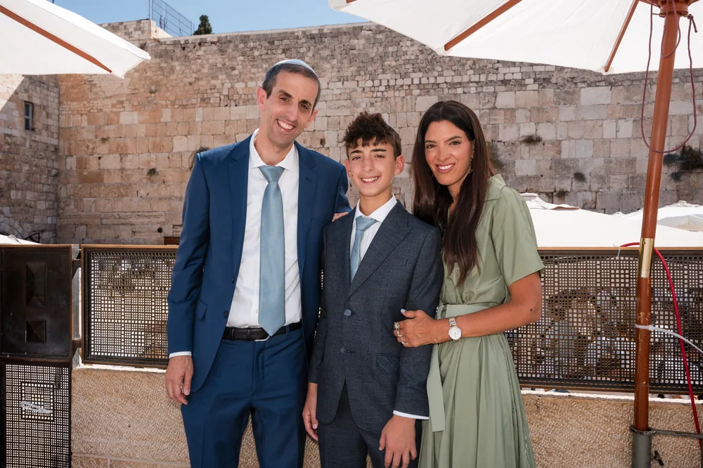 Fotos familiares en el Muro Occidental